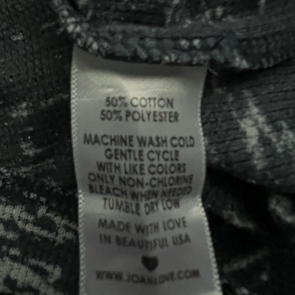 Joah Love youth crewneck long sleeved shirt, sweatshirt feel and comfort size 10 - Picture 3 of 4